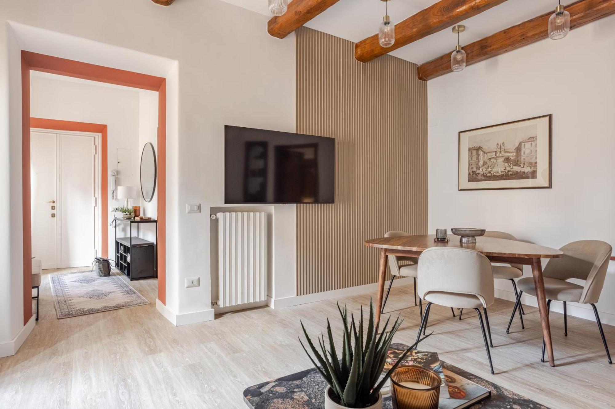 Piazza Di Spagna 2 Bedrooms And 5 Juliet Balcony *