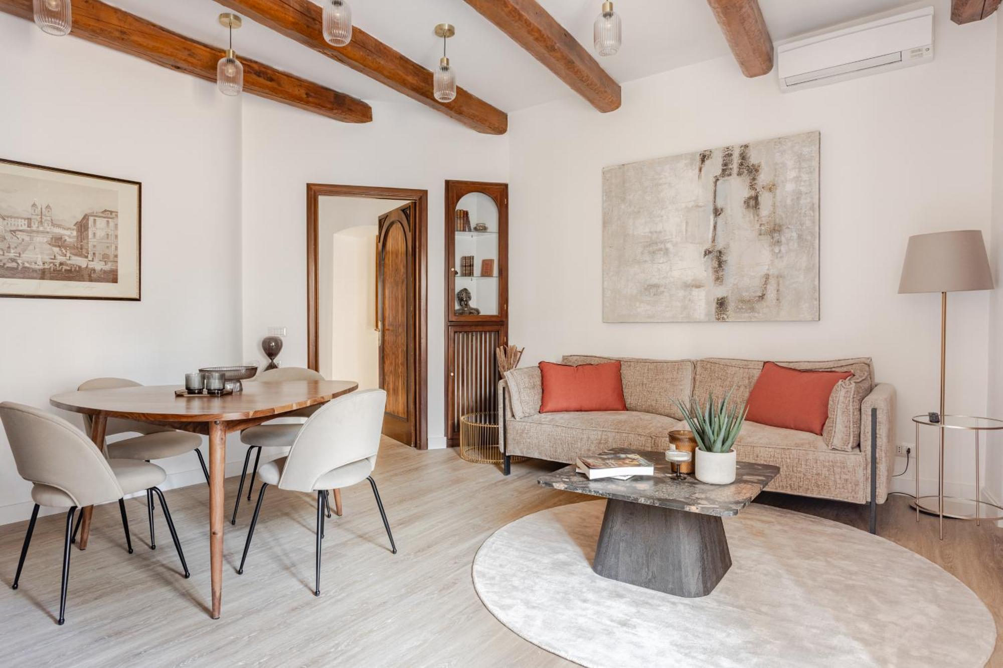 Piazza Di Spagna 2 Bedrooms And 5 Juliet Balcony * Rome
